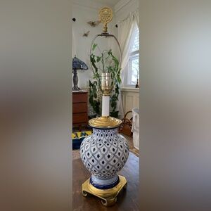 Vintage Blue & White Fishnet Porcelain Table Lamp (Herend Style) -chinoiserie